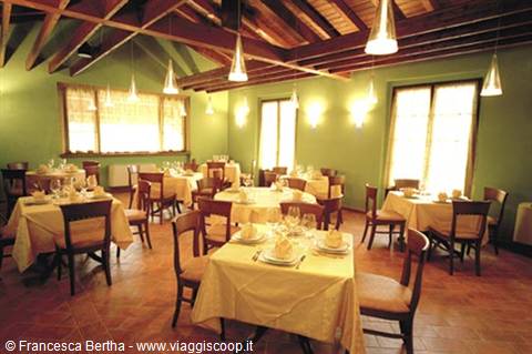 In the dining rooms of the Trattoria Quaglini of Borgo Priolo