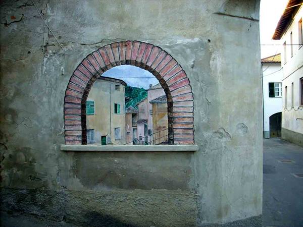 In the historic centre of Cassano Spinola