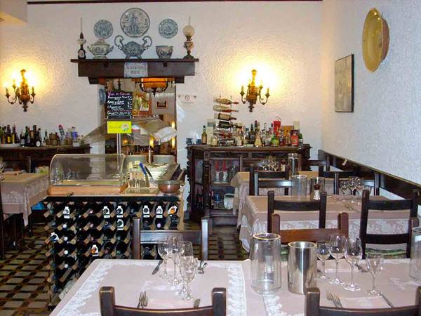 In the dining rooms of Ristorante Mosè of Celle Ligure