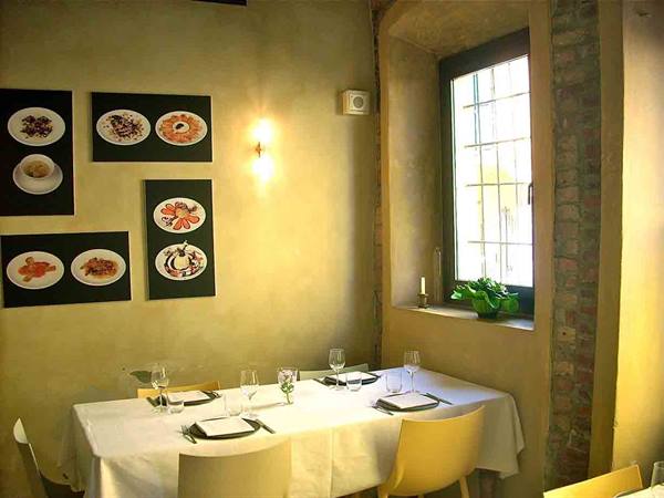In the dining room of Ristorante Da Giacomo of Pizzighettone