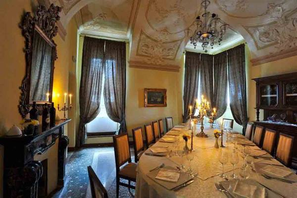 In the dining rooms of Ristorante Ai Cedri