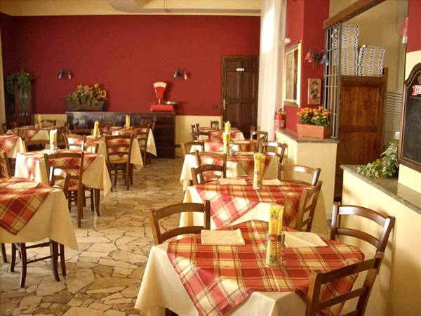 In the dining room of Ristorante Pizzeria Caffe del Tranvai