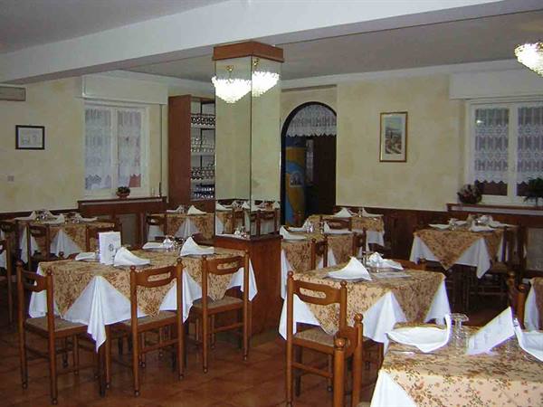 In the dining rooms of Ristorante San Pietro