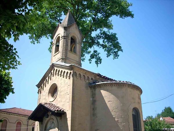 In the historic centre of Castello di Annone