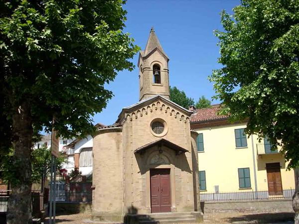 In the historic centre of Castello di Annone