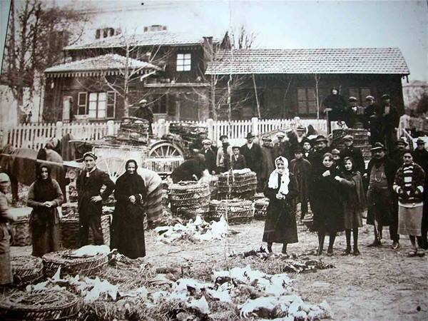 The square in front of the Station Restaurant, in a historic photo