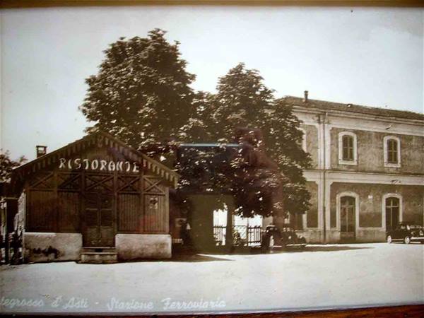 The building of the Station Restaurant, in a historic photo
