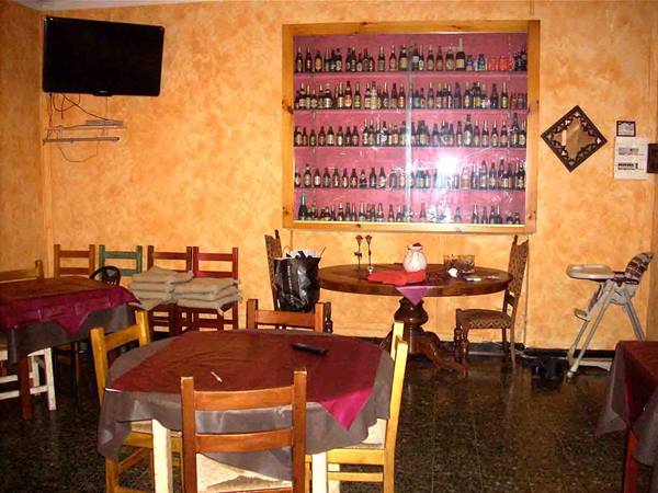 In the dining rooms of Ristorante Pizzeria Giulisse in Albenga