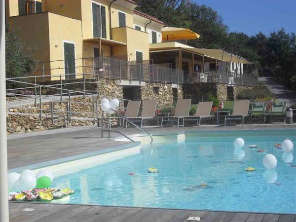 The pool of Hotel Oro Verde