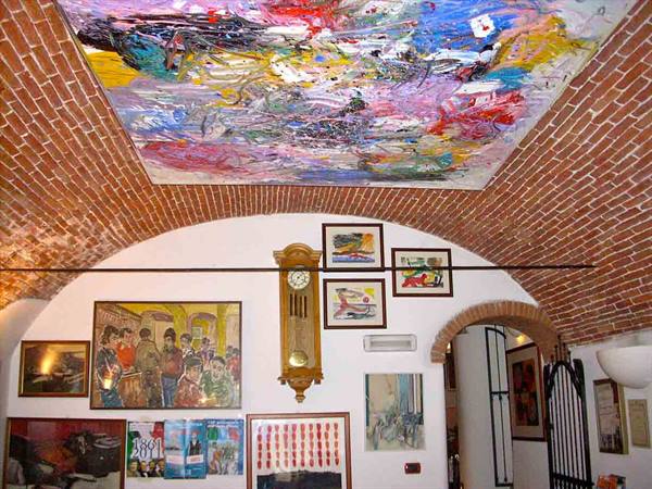 In the dining rooms of the Trattoria Piemontese