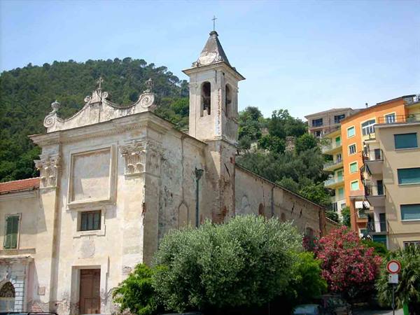 In the historic centre of Noli