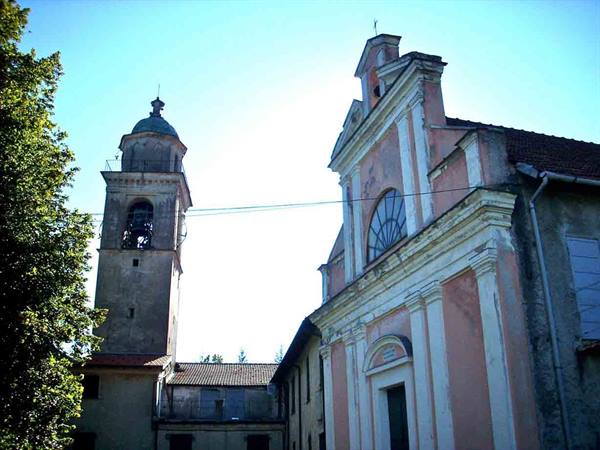 In the historic centre of Crocefieschi