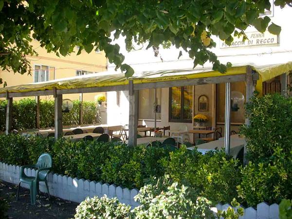 The outdoor area of Ristorante Pizzeria Da Penna in Busalla
