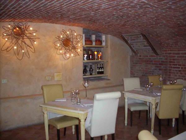 In the rooms of Ristorante Le Bistrot in Chivasso