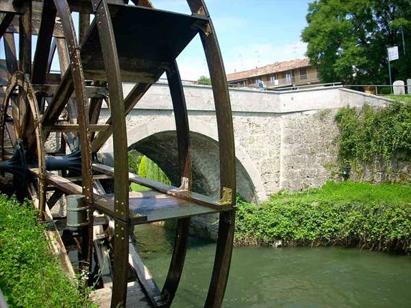 The old water wheel in the Groppello hamlet