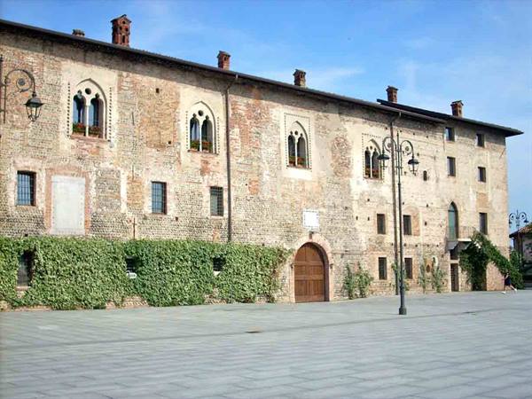 In the old town of Cassano d'Adda