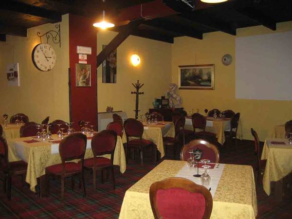 In the dining room of Ristorante Pizzeria Il Gladiatore