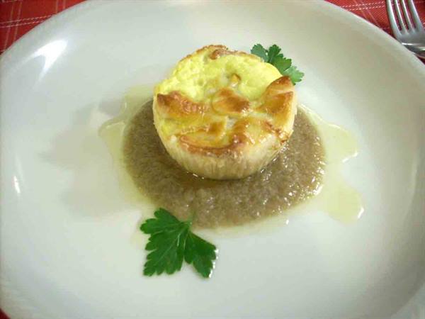 Delicacies of Osteria Eneo: cardoon tart with bagna caoda