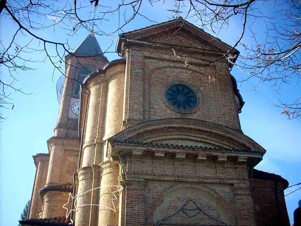 The parish church in the Serravalle d'Asti hamlet