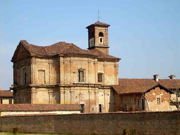 At the Abbey of Santa Maria di Lucedio