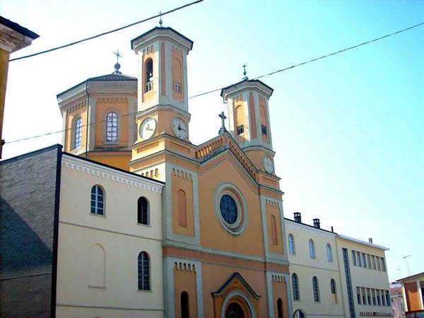 A splendid church near Hotel Resort Il Convento