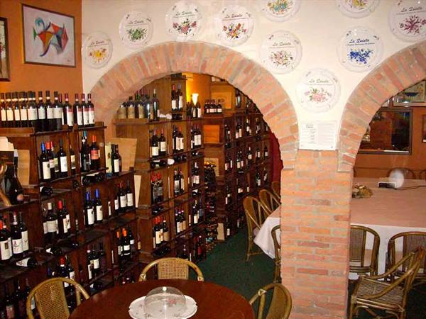 The spectacular wine shop of Ristorante La Quinta di Lodi