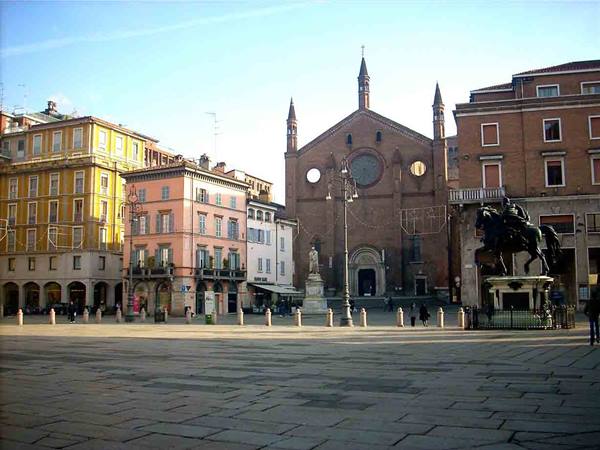 Piazza dei Cavalli