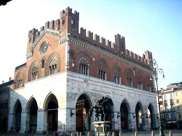 The Gothic building, seat of the Town Hall