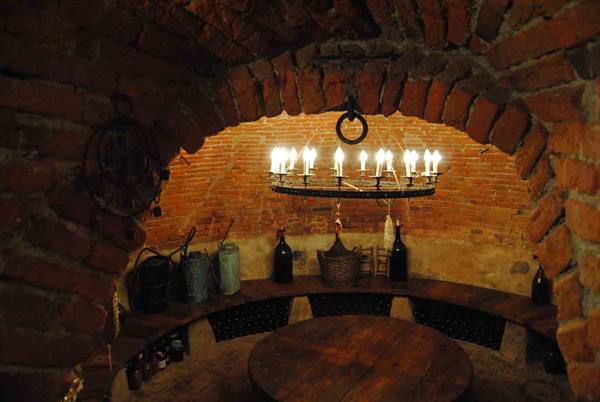 In the evocative cellar of Ristorante Cantine del Gavi