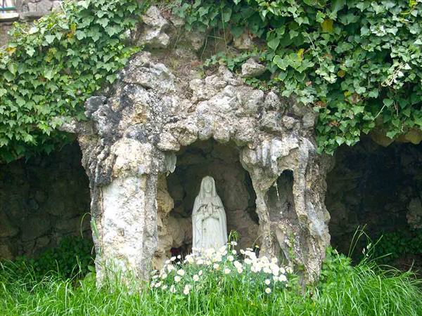 A Madonna in the church square