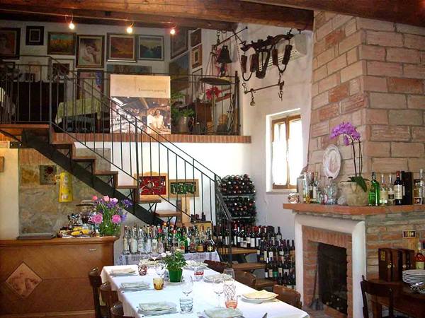 In the dining room of Ristorante Le Proposte