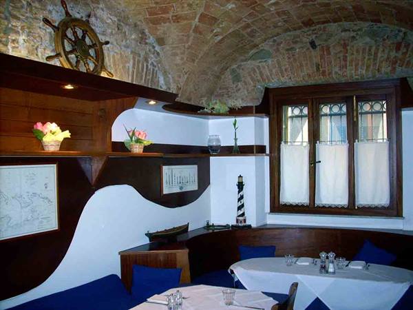 In the rooms of Ristorante Il Paguro