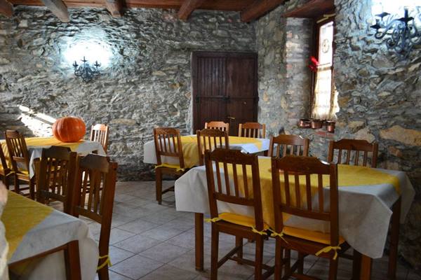 In the dining room of Ristorante Antichi Sapori