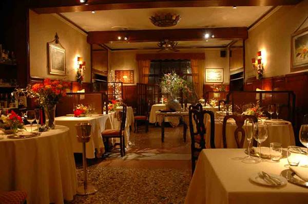 In the dining room of Ristorante Arche