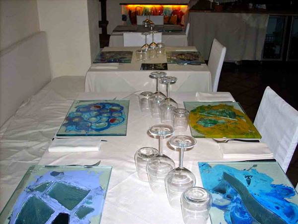 The placemats by the artist Franca Franchi