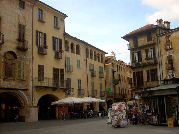 A glimpse of the old town