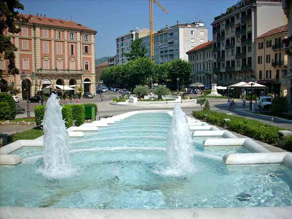 The large fountain in the center of Acqui Terme