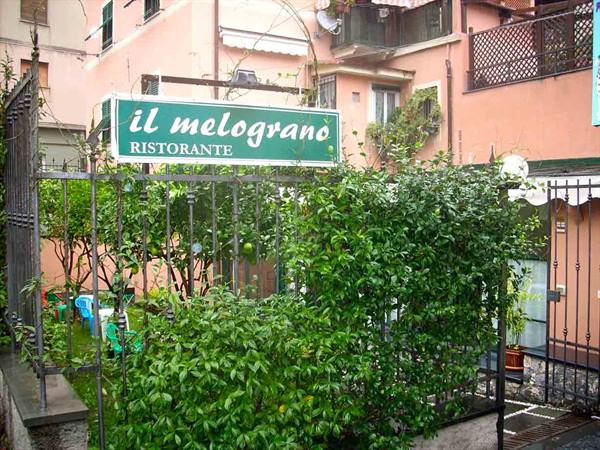 The entrance of Il Melograno Restaurant