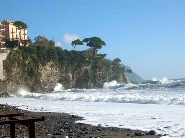 The charm of the sea at Sori in autumn