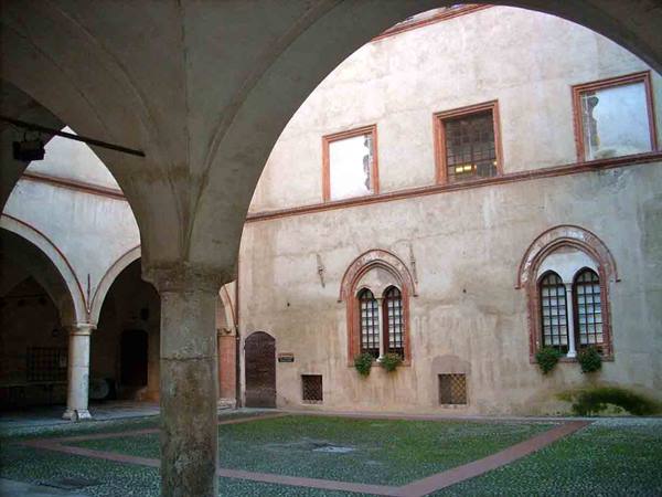 In the cloister of the Castle