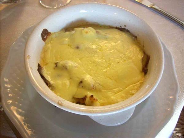 Delicacies of the Nuova Osteria Vialarda: gobbi di Nizza cardoons with oven-baked gratinated anchovies