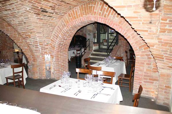In the dining rooms of the Osteria Vineria Cantine Bonaparte