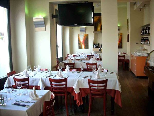 At Ristorante Pizzeria Alla Contrada