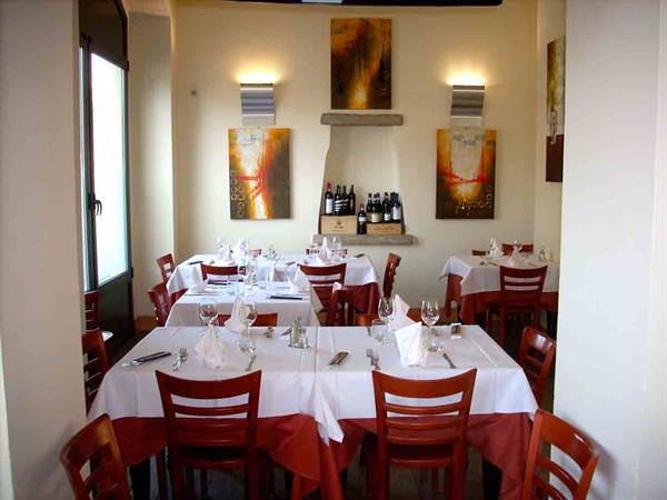 At Ristorante Pizzeria Alla Contrada