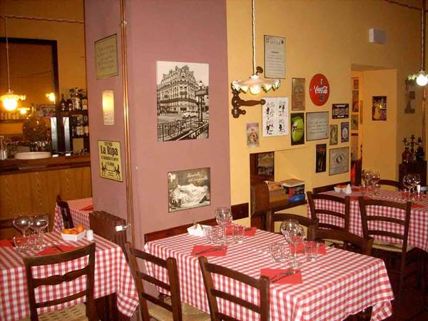 In the dining room of the Usteria della Lella