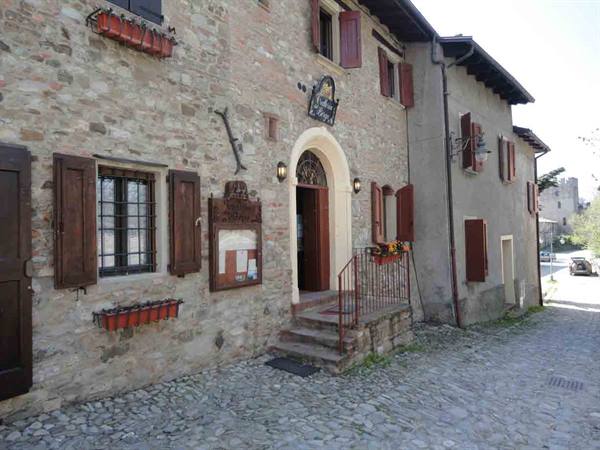 The entrance of Trattoria del Borgo