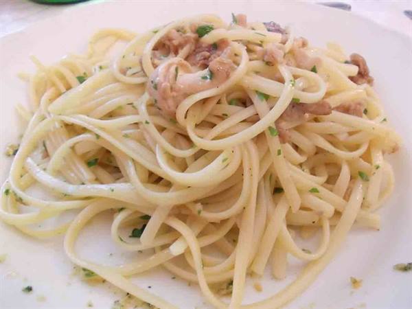 Delicacies of Ristorante della Posta: tagliolini with mushrooms