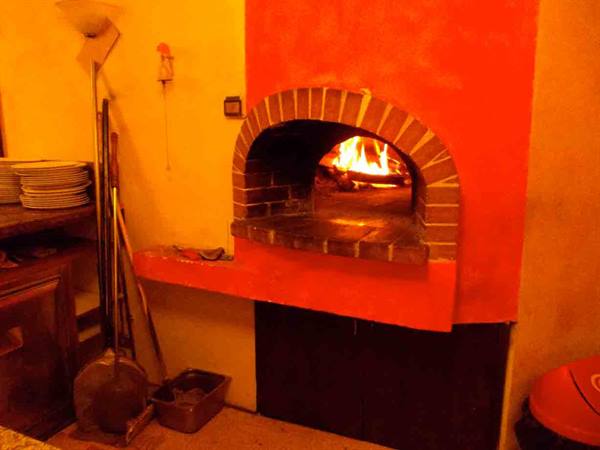 The wood-fired oven of Ristorante Borgo Antico