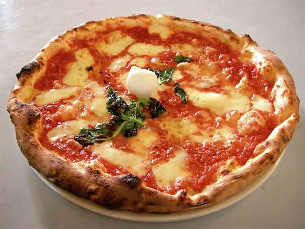 One of the exquisite pizzas of Ristorante Da bòn