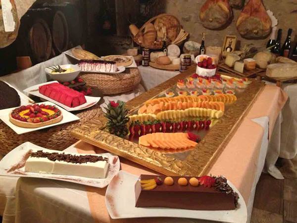 The delicious desserts of the Taverna dei Tre Mori